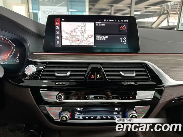 BMW 5 Series (G30) id 2719315 из Кореи 4