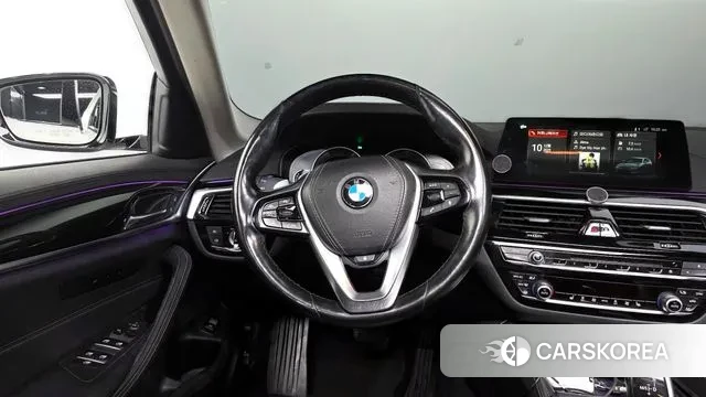 BMW 5 Series (G30) 2018 Белый из Кореи, фото 4