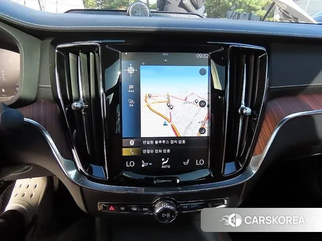 Volvo S60 3rd generation 2020 Белый из Кореи, фото 4