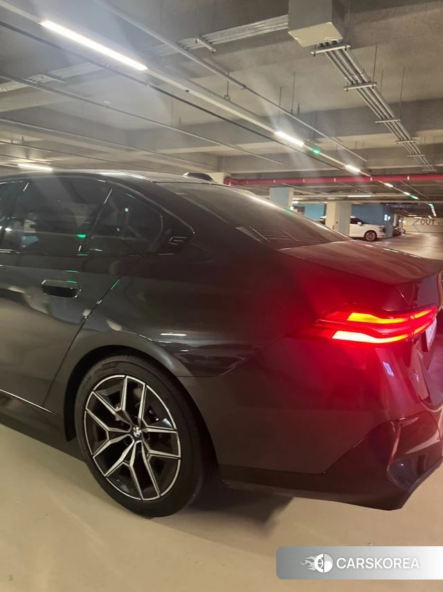 BMW 5 Series (G60) 2024 Черный из Кореи, фото 4
