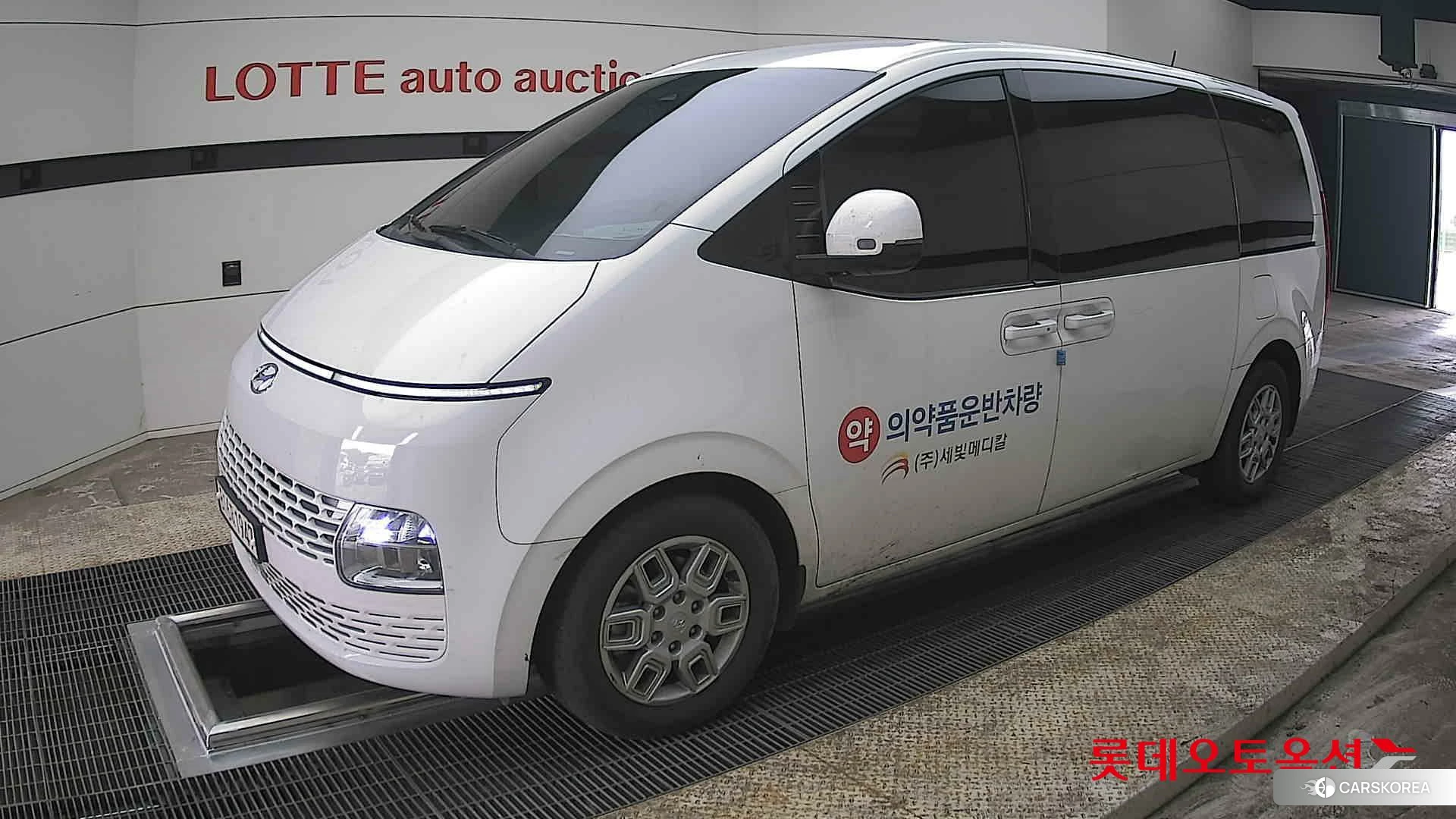 Hyundai Staria 2022 Белый из Кореи, фото 4