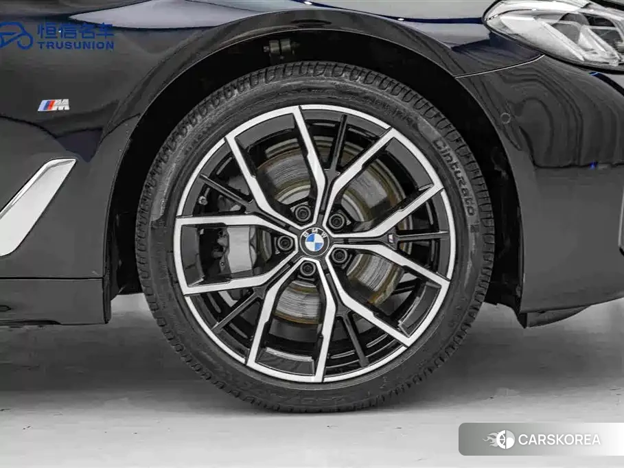 BMW 5 series 2022 Черный из Китая, фото 4