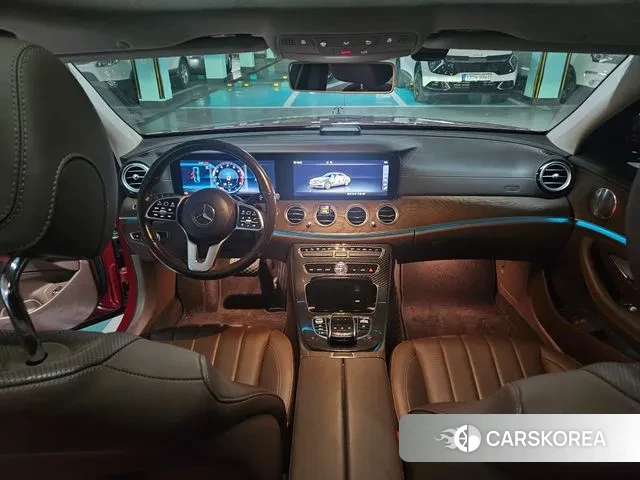Mercedes-Benz E-Class W213 2019 Красный из Кореи, фото 4
