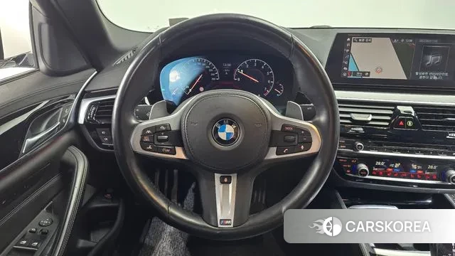 BMW 5 Series (G30) 2019 Белый из Кореи, фото 4