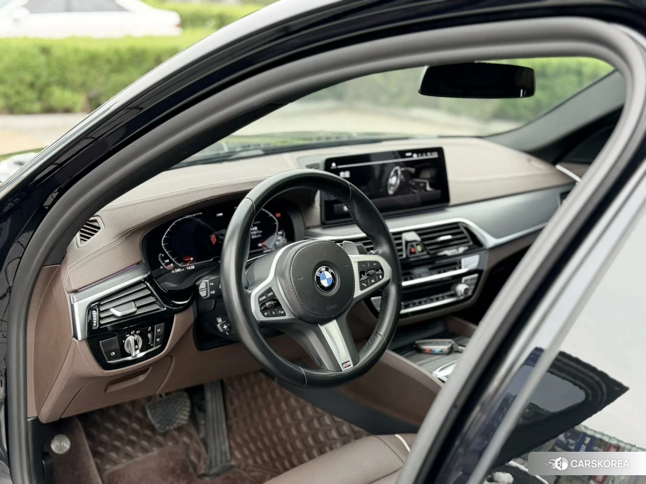 BMW 5 series 2020 Черный из Китая, фото 4