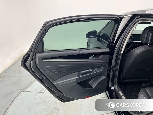 Volkswagen Passat 2023 Черный из Китая, фото 4