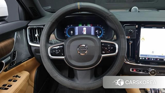 Volvo V90 Cross-Country 2023 Белый из Кореи, фото 4