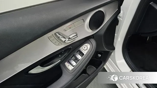 Mercedes-Benz C-Class W205 2021 Белый из Кореи, фото 4