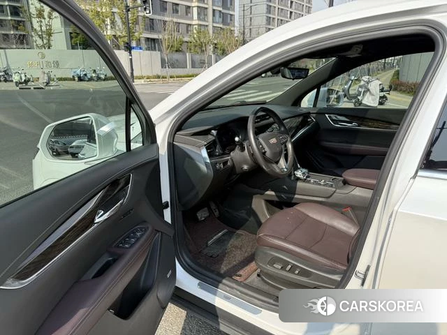 Cadillac XT6 2021 Белый из Китая, фото 4