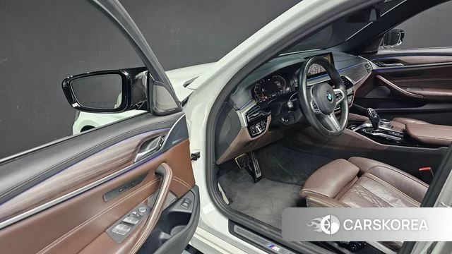 BMW 5 Series (G30) 2020 Белый из Кореи, фото 4