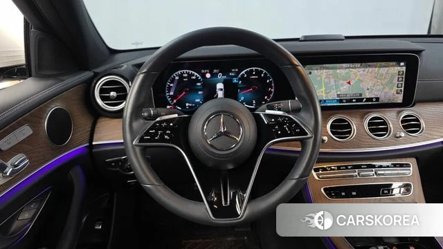 Mercedes-Benz E-Class W213 2023 Белый из Кореи, фото 4