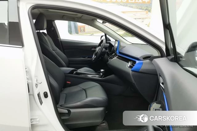 Toyota C-HR 2023 Белый из Китая, фото 4