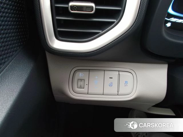 Hyundai Venue 2024 Белый двухцветный из Кореи, фото 4