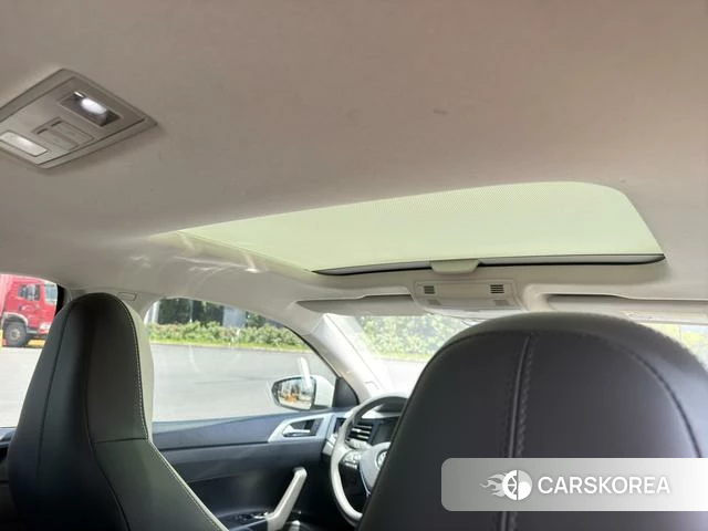 Volkswagen Polo 2021 Белый из Китая, фото 4