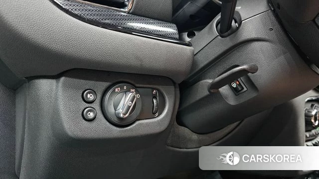 Mini Cooper Clubman 2024 Черный из Кореи, фото 4