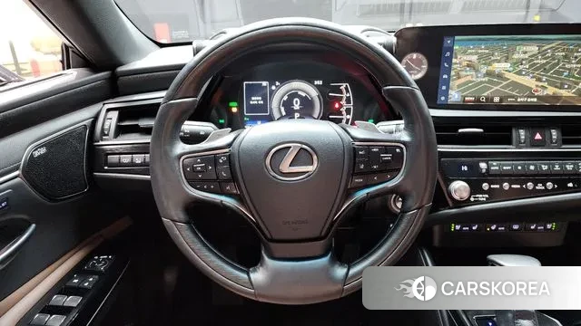 Lexus ES300h 7th generation 2023 Белый из Кореи, фото 4