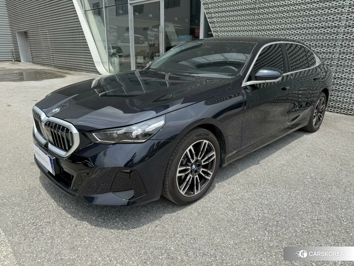 BMW 5 series 2024 Черный из Китая, фото 4