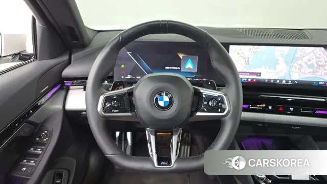 BMW 5 Series (G60) 2024 Белый из Кореи, фото 4