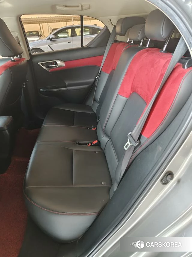 Lexus CT 2021 Серебристо-серый из Китая, фото 4