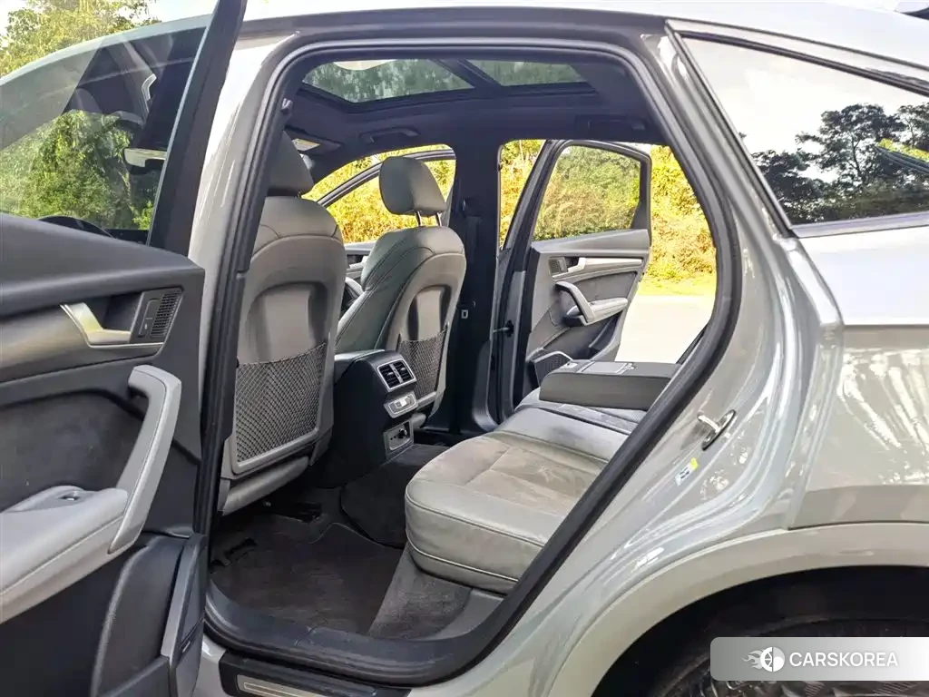 Audi Q5L 2022 Silver/gray из Китая, фото 4