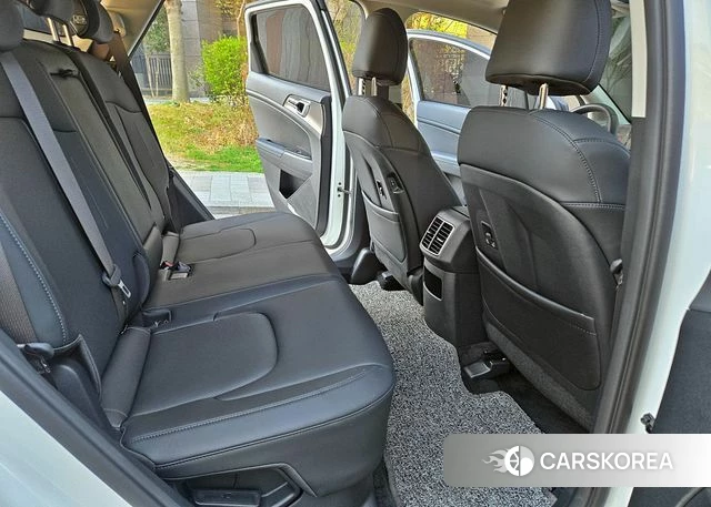 Kia Sportage 5th Generation Hybrid 2024 Белый из Кореи, фото 4