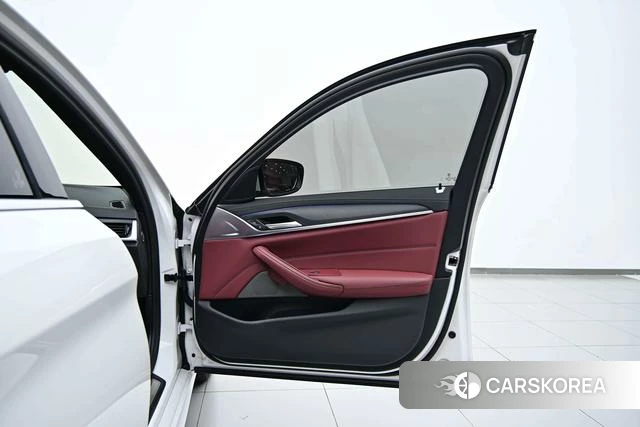 BMW 5 series 2024 Белый из Китая, фото 4