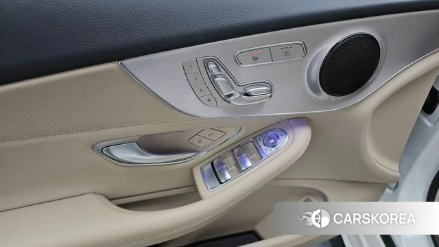 Mercedes-Benz C-Class W205 2021 Белый из Кореи, фото 4