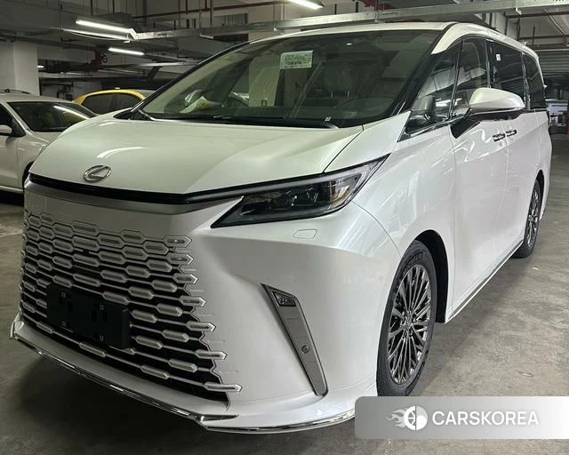 Lexus LM 2025 Белый из Китая, фото 4