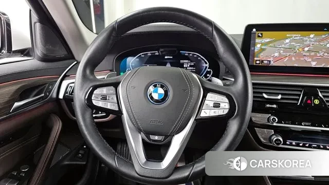 BMW 5 Series (G30) 2022 Белый из Кореи, фото 4