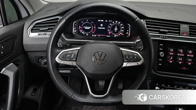 Volkswagen Tiguan second Generation 2023 Белый из Кореи, фото 4