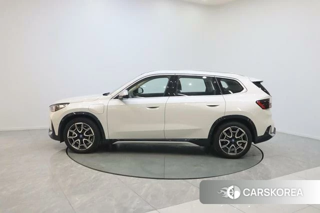 BMW iX1 2024 Белый из Китая, фото 4