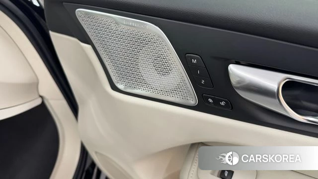 Volvo XC60 second Generation 2026 Черный из Кореи, фото 4