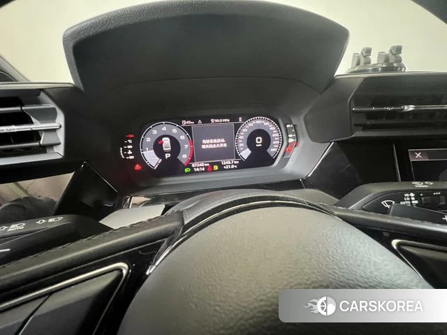Audi A3 2024 Белый из Китая, фото 4