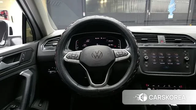 Volkswagen Tiguan second Generation 2022 Белый из Кореи, фото 4