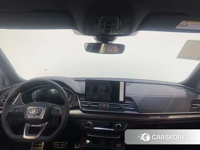 Audi Q5L 2025 Темно-серый из Китая, фото 4