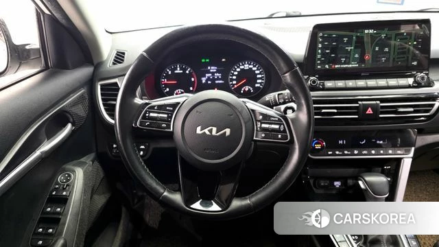 Kia Seltos 2022 Белый из Кореи, фото 4