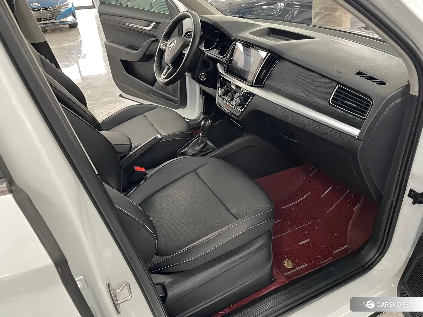 Skoda Komick 2023 Белый из Китая, фото 4