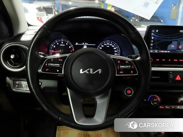 Kia The New K3 2nd generation 2022 Белый из Кореи, фото 4