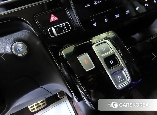 Hyundai Staria 2023 Белый из Кореи, фото 4