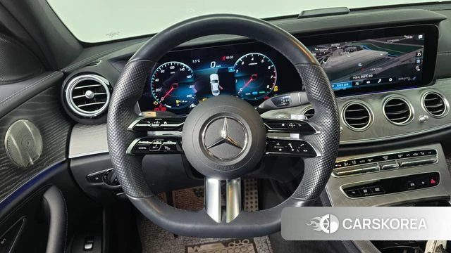 Mercedes-Benz E-Class W213 2022 Белый из Кореи, фото 4