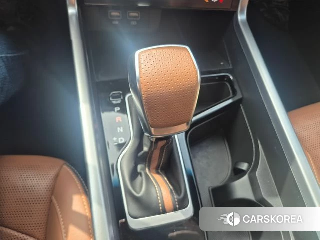 Ssangyong Torres 2023 Темно-зеленый из Кореи, фото 4