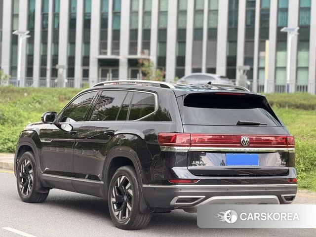 Volkswagen Tourang 2023 Черный из Китая, фото 4