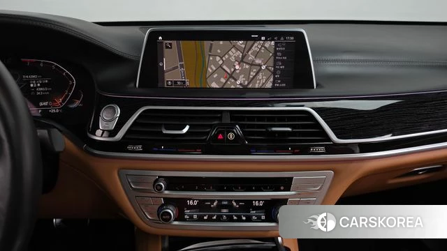 BMW 7 Series (G11) 2021 Серебристо-серый из Кореи, фото 4