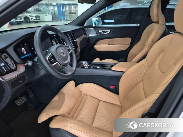 Volvo XC60 second Generation 2024 Белый из Кореи, фото 4