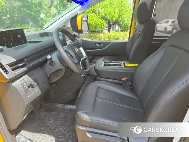 Hyundai Staria 2024 Желтый из Кореи, фото 4