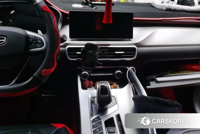 Geely Automobile Binyue 2021 Белый из Китая, фото 4