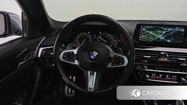 BMW 5 Series (G30) 2018 Серебристо-серый из Кореи, фото 4