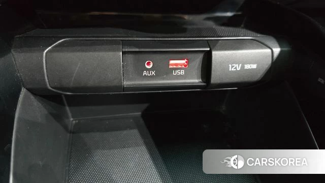 Kia Stonic 2019 Белый из Кореи, фото 4