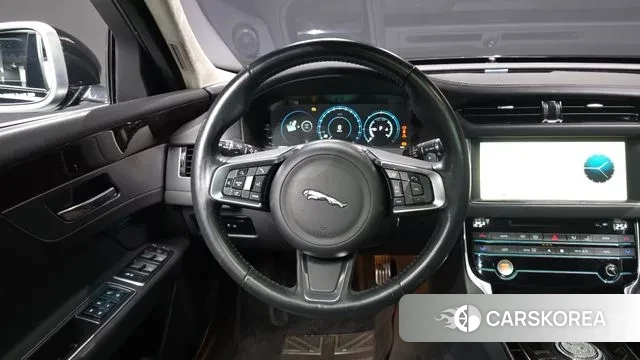 Jaguar XF (X260) 2019 Черный из Кореи, фото 4