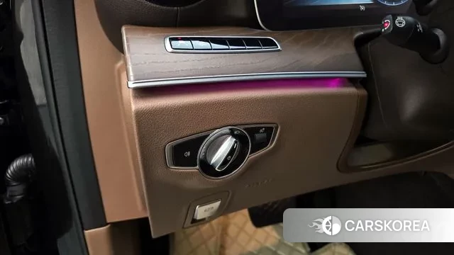 Mercedes-Benz E-Class W213 2019 Черный из Кореи, фото 4